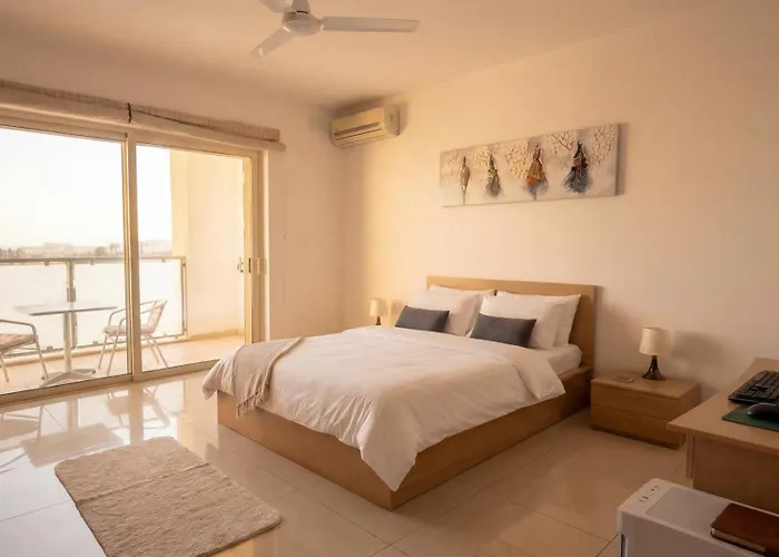 Charming Modern 1br With Balcony Views Gzira