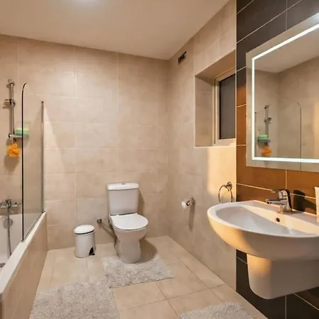 Charming Modern 1br With Balcony Views Apartament *