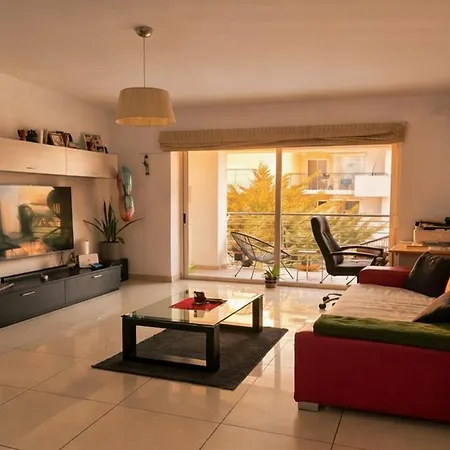 Appartement Charming Modern 1br With Balcony Views
