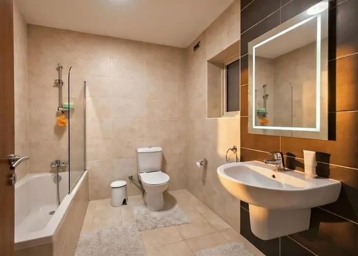 Charming Modern 1br With Balcony Views Apartament *